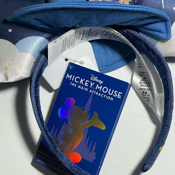 Mickey Mouse: The Main Attraction Peter Pan’s Flight Collection - Picture 7 of 9